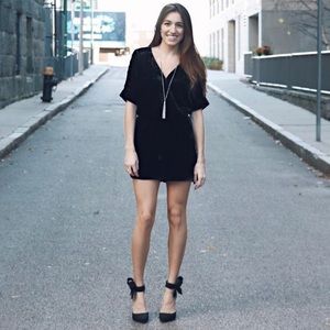 Ann Taylor LOFT Velvet Romper in Black sz 6 PETITE